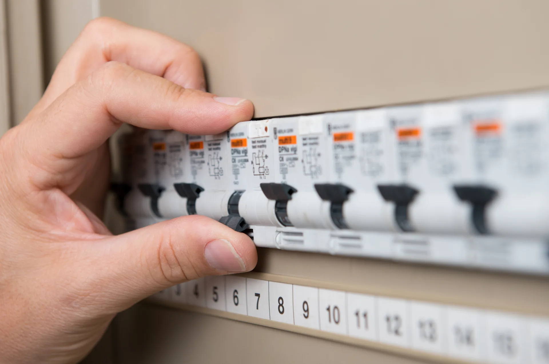 Electrician Stockton, licensed electricians serving Stockton